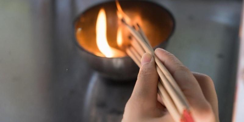 Vì sao người chơi nên tìm cách đốt vía giải đen cờ bạc?